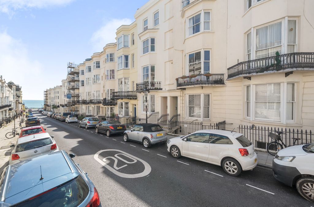 Property photo 1 of 10 1467855-18-6A1089...