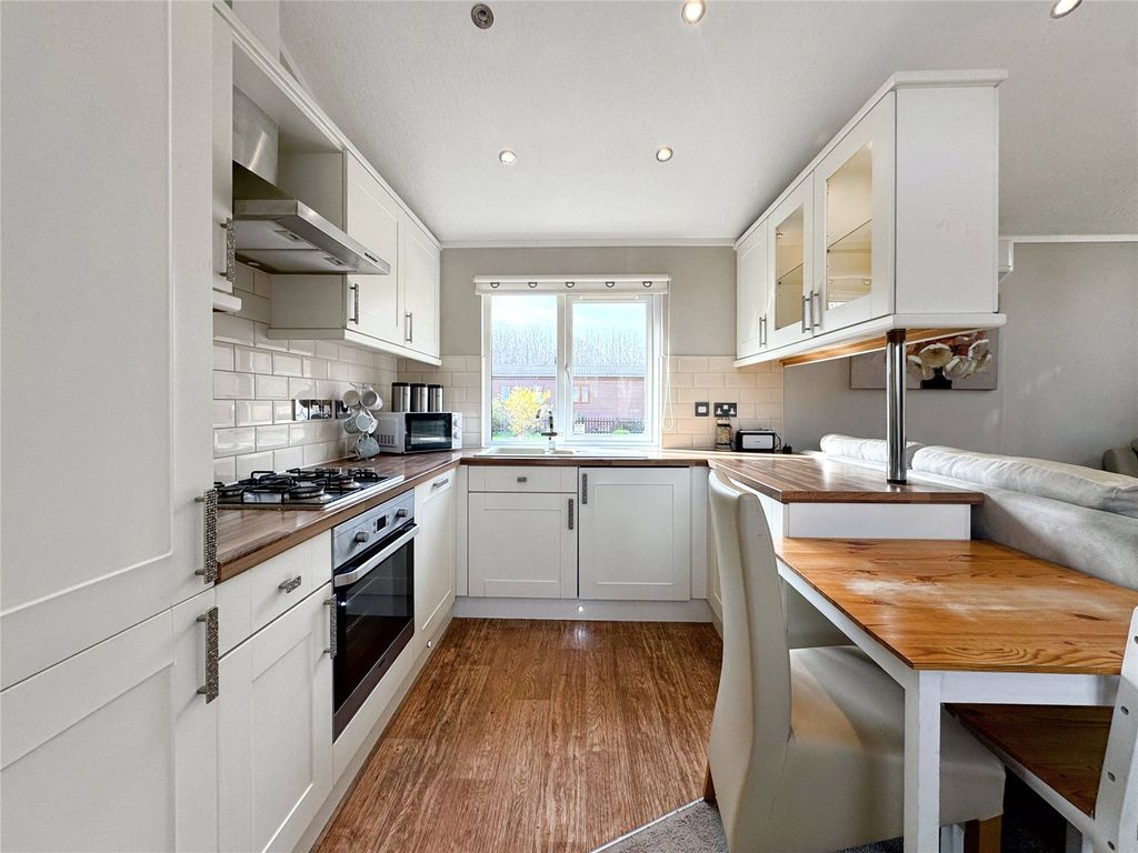 Property photo 3 of 16 Picture 3