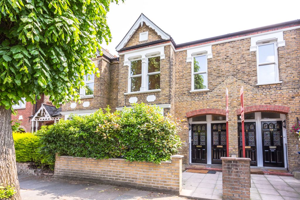 Property photo 1 of 8