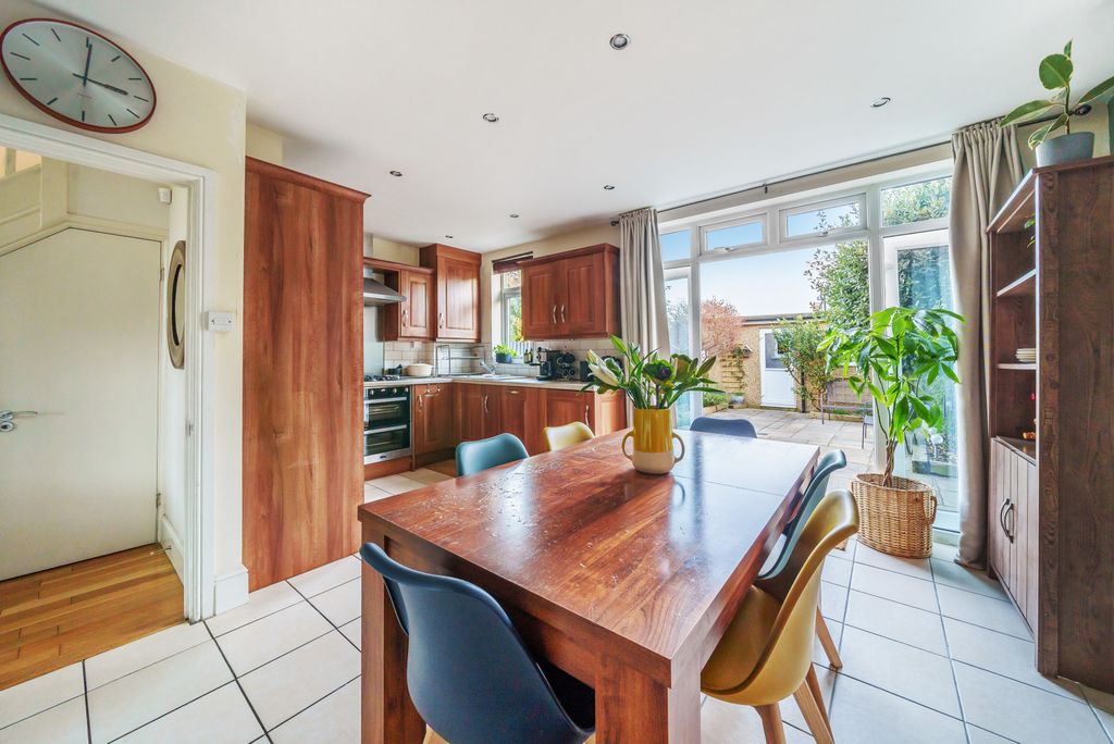 Property photo 3 of 18 Kitchen/Dining Room