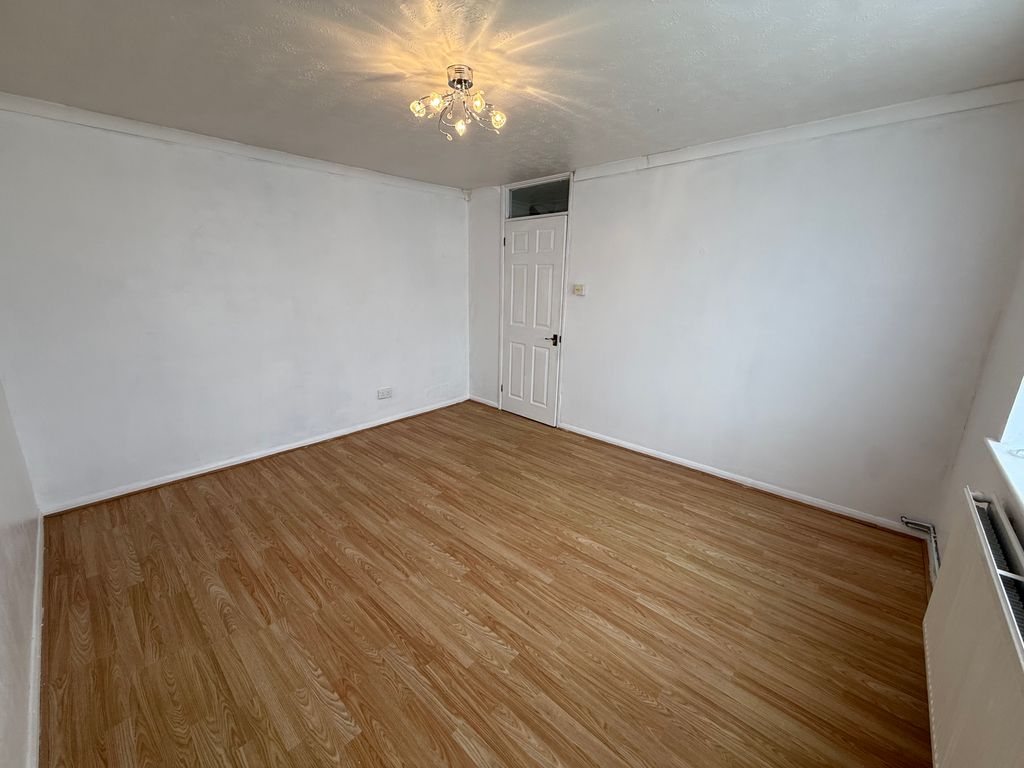 Property photo 3 of 14 Image