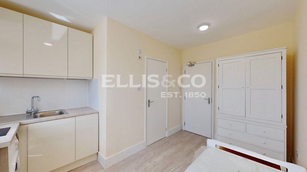 Property photo 1 of 16 Picture No. 08