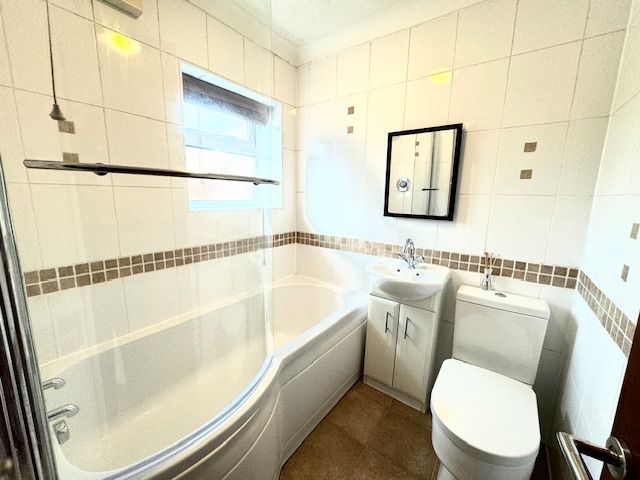 Property photo 1 of 9 Balcony