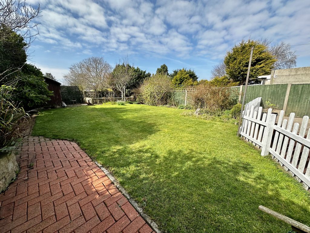 Property photo 2 of 39