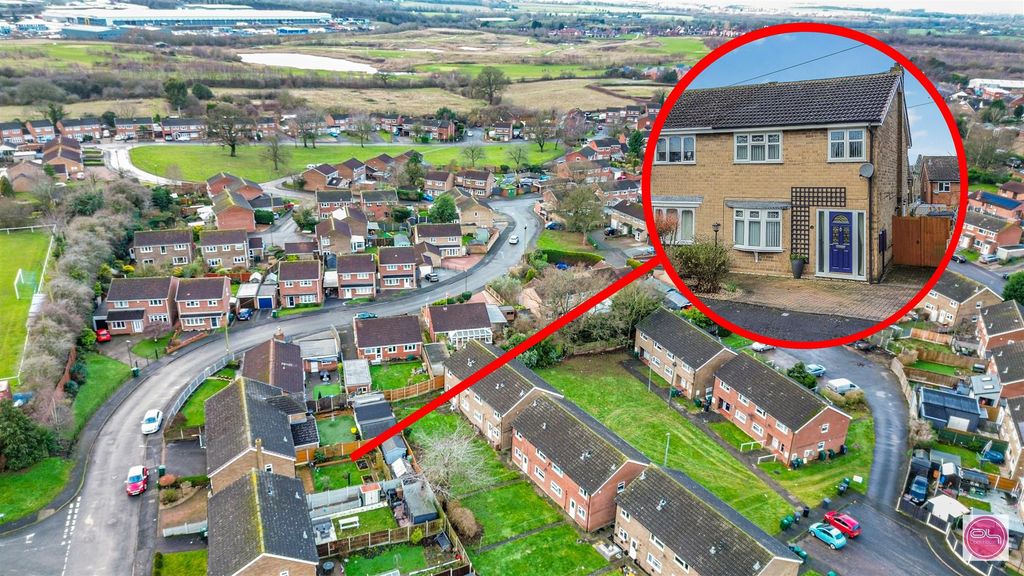 Property photo 2 of 30 St John's Drive, Newhall (5).Jpg