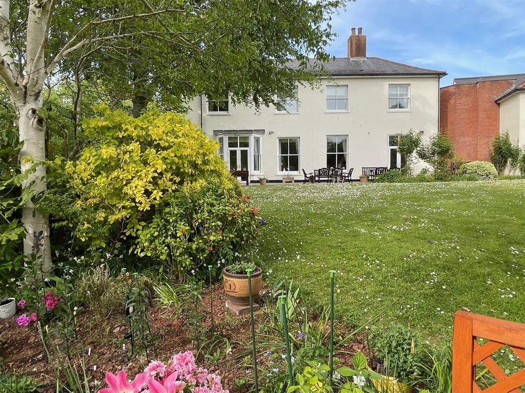 Property photo 3 of 20 Mowbray Court &amp; Grounds
