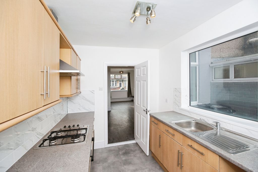Property photo 3 of 14 Kitchen Pic 2