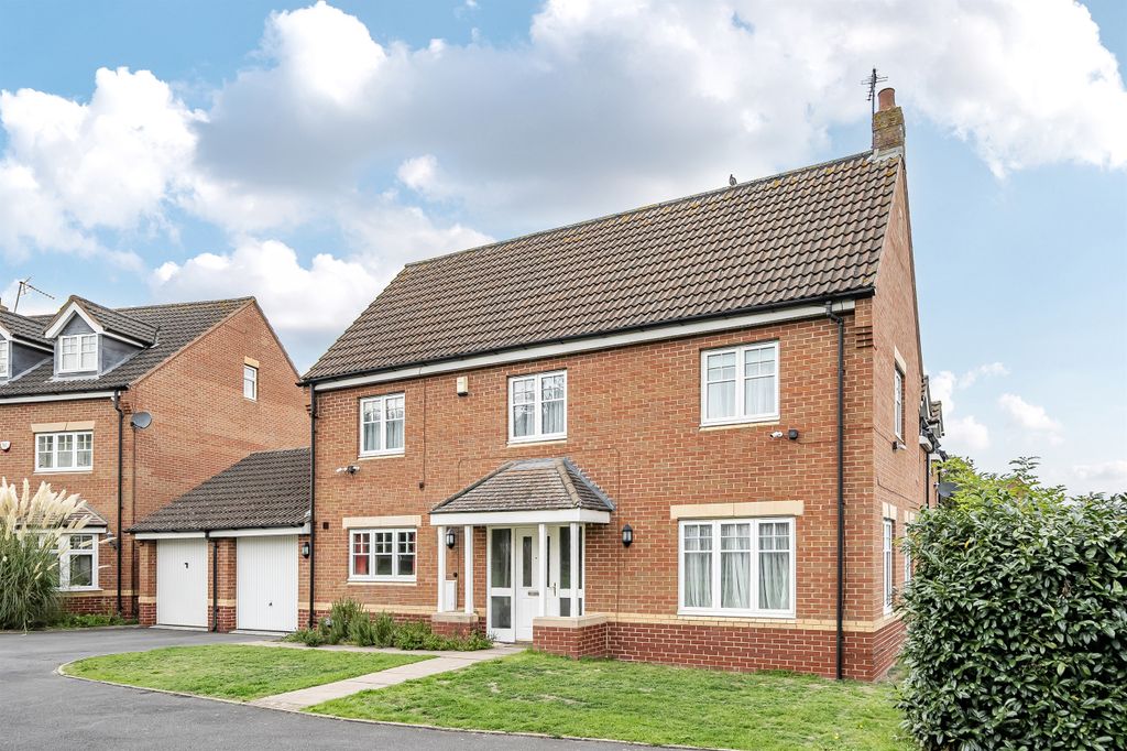 Property photo 2 of 19