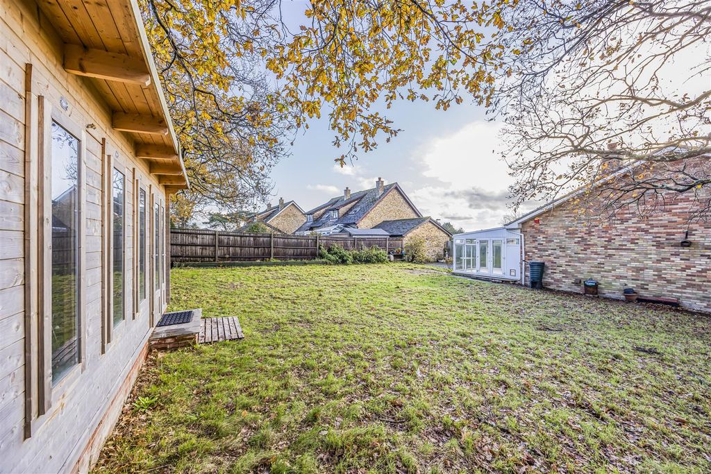 Property photo 1 of 26 16 Brecon Close, New Milton-Porticomarketing-O'har