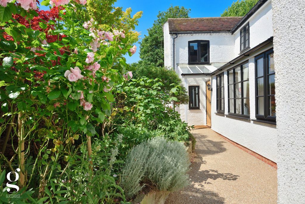 Property photo 3 of 47
