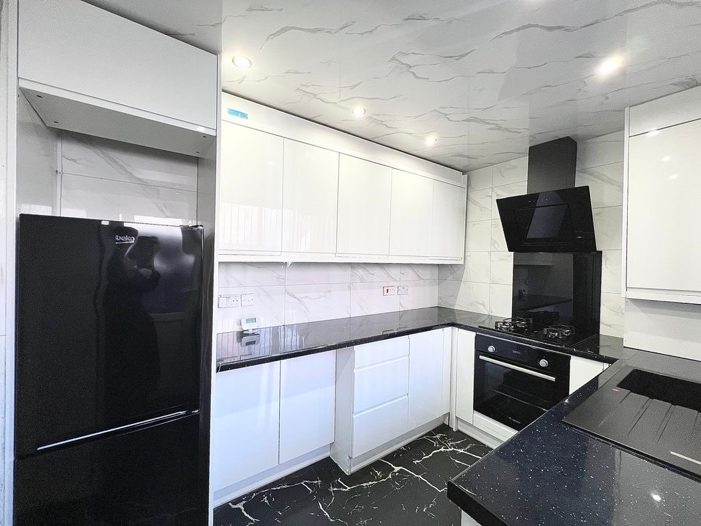 Property photo 2 of 14 Photo 1