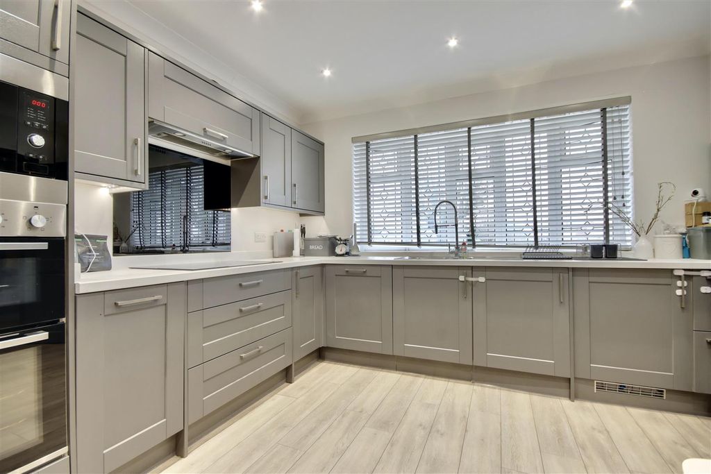 Property photo 3 of 25 C8A15Eb5-3Df7-4754-971A-F9A01A655E01_1_201_A.Jpeg