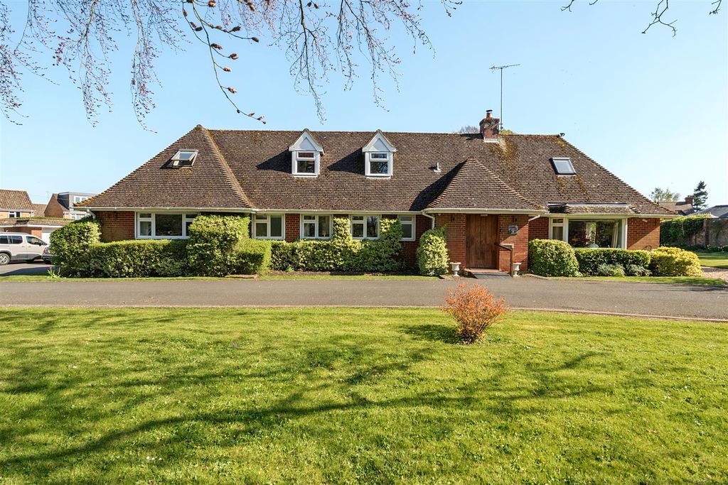 Property photo 1 of 20