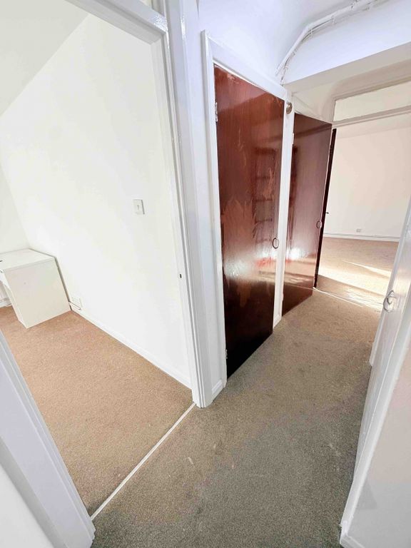 Property photo 3 of 19 Gallery