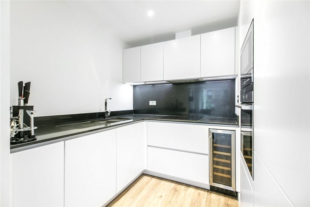 Property photo 2 of 20 Kitchen