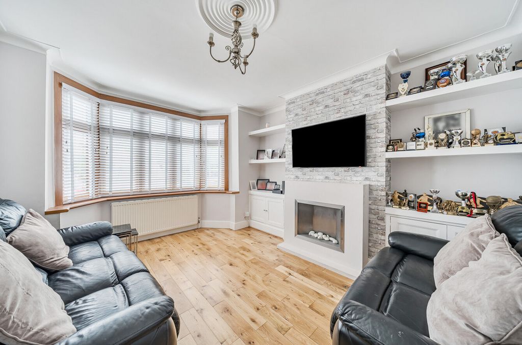 Property photo 3 of 21