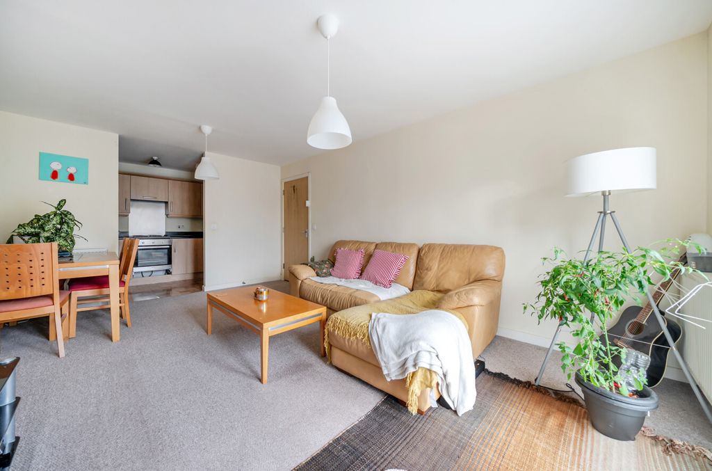 Property photo 3 of 7 1402471-3-6971F39...