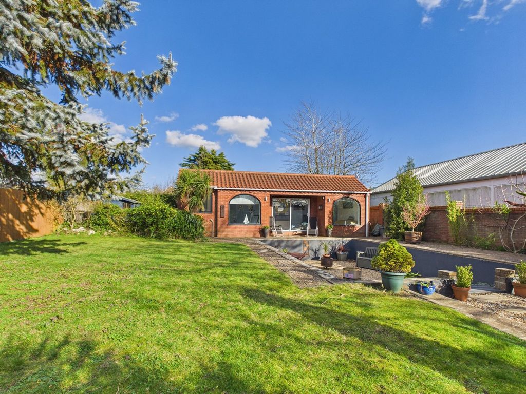 Property photo 3 of 31