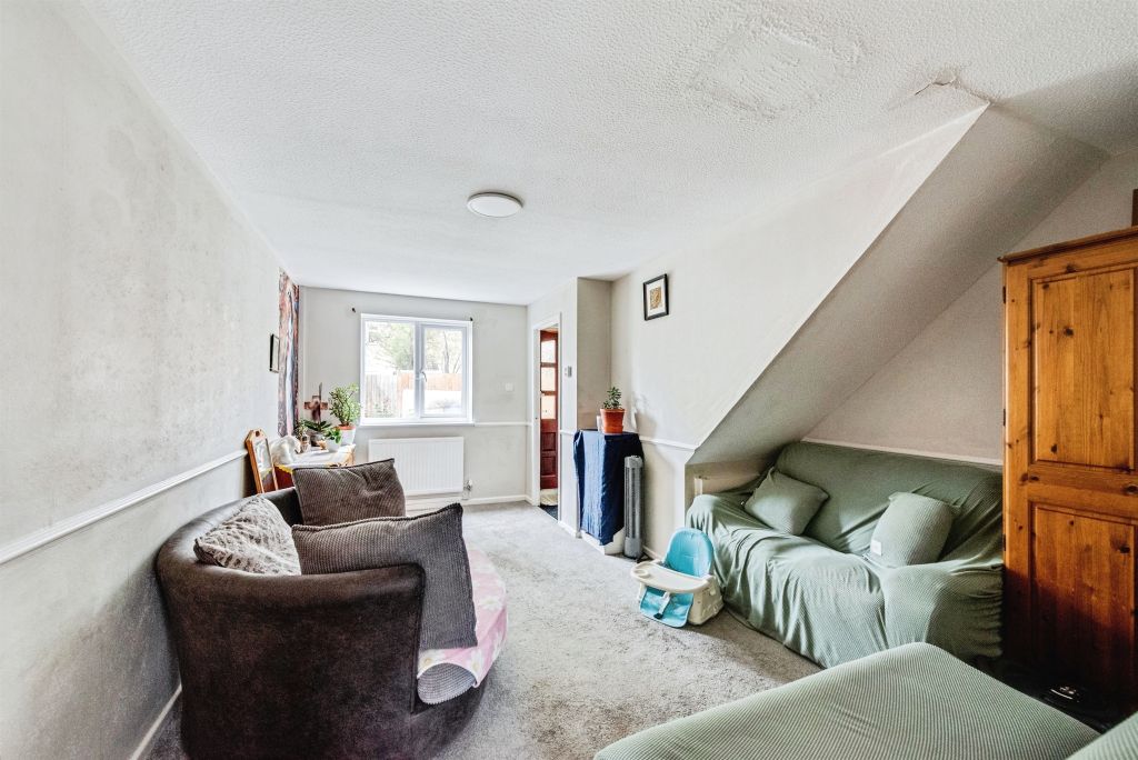 Property photo 2 of 31