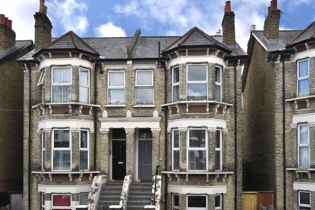 Property photo 1 of 3