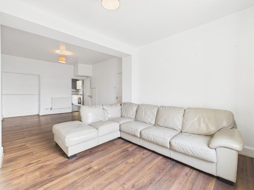 Property photo 2 of 11 Living Room