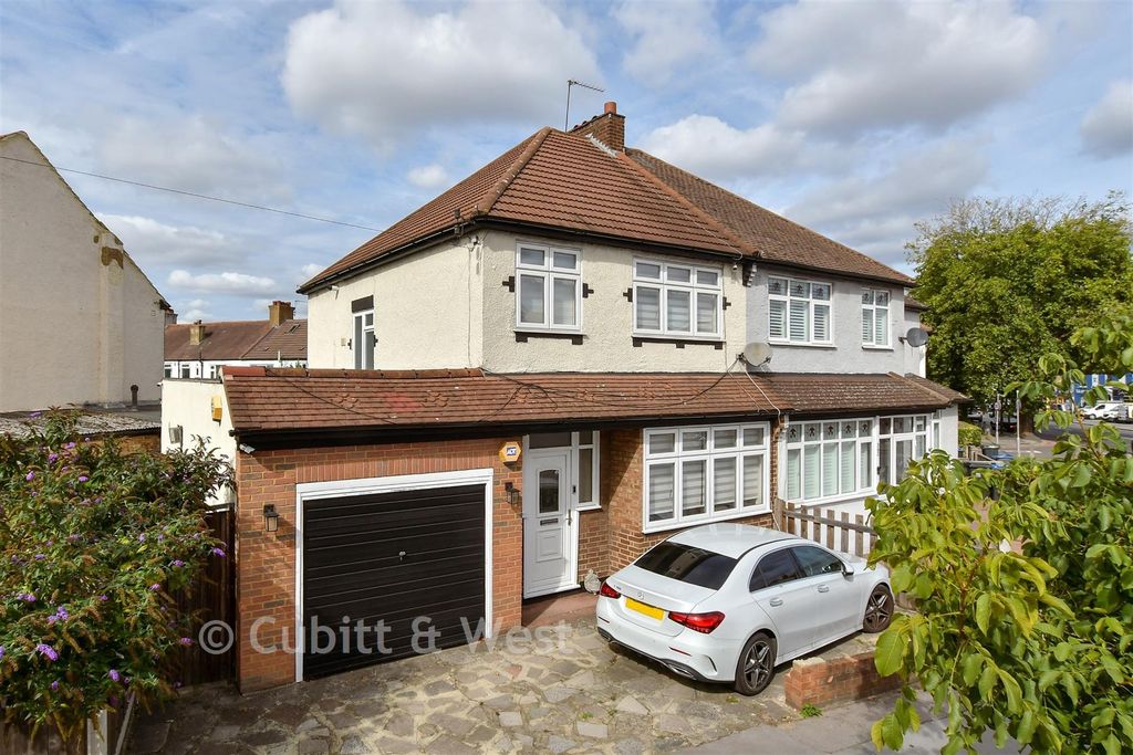 Property photo 1 of 10 External (Web)
