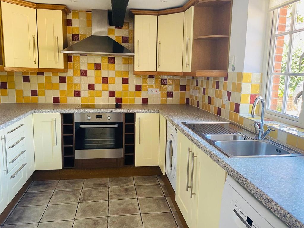 Property photo 2 of 13 Kitchen