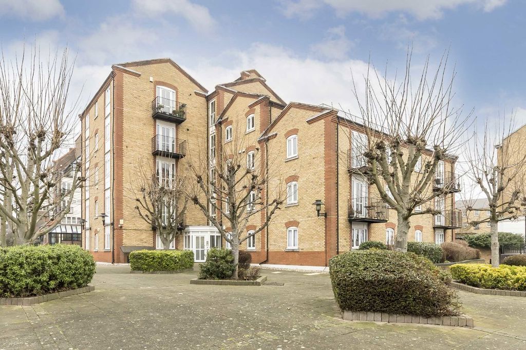 Property photo 1 of 7