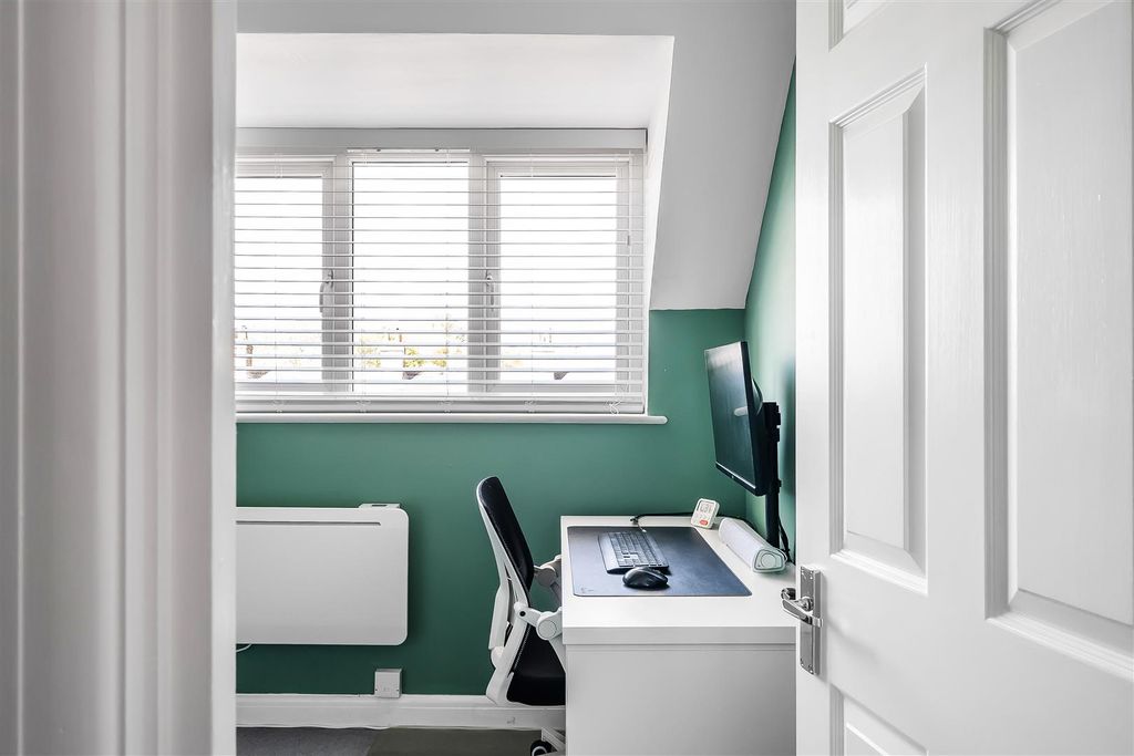 Additional image 18 of 2 bed maisonette for saleCrowhurst Mead, Godstone RH9