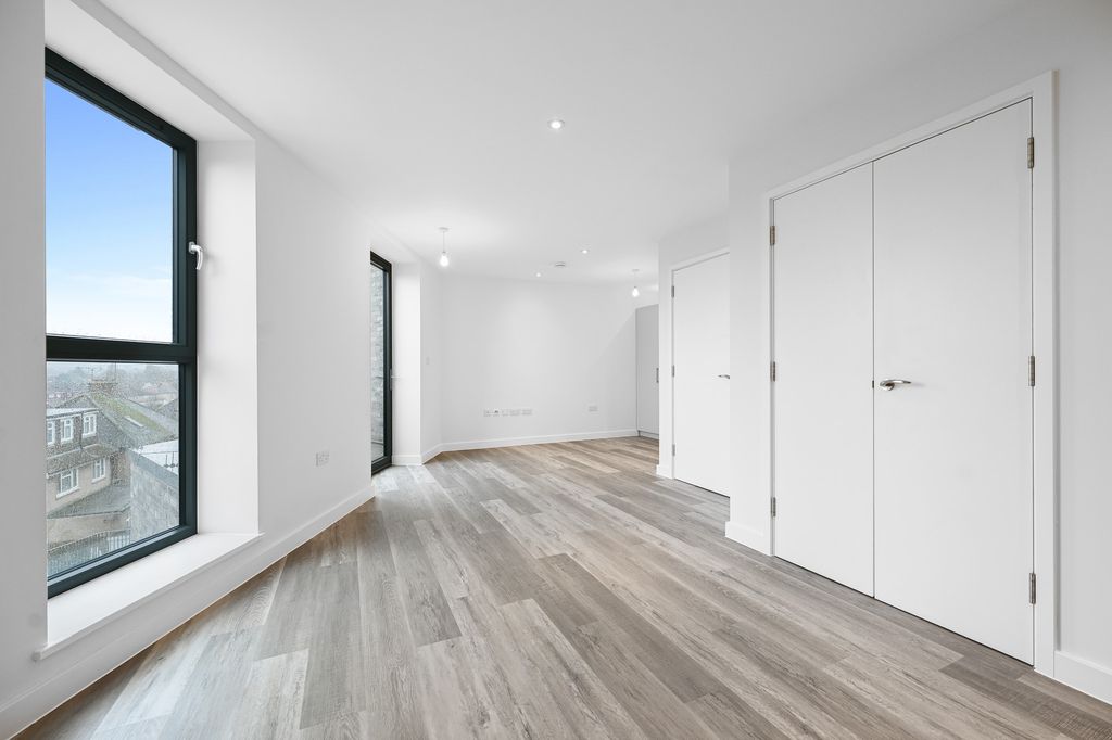 Property photo 3 of 8