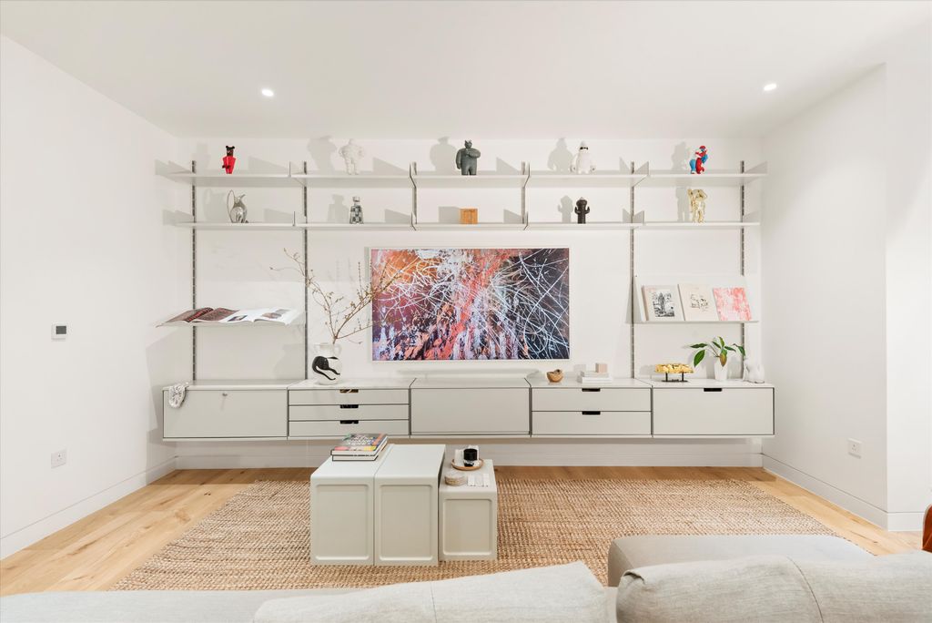 Property photo 2 of 21 Image