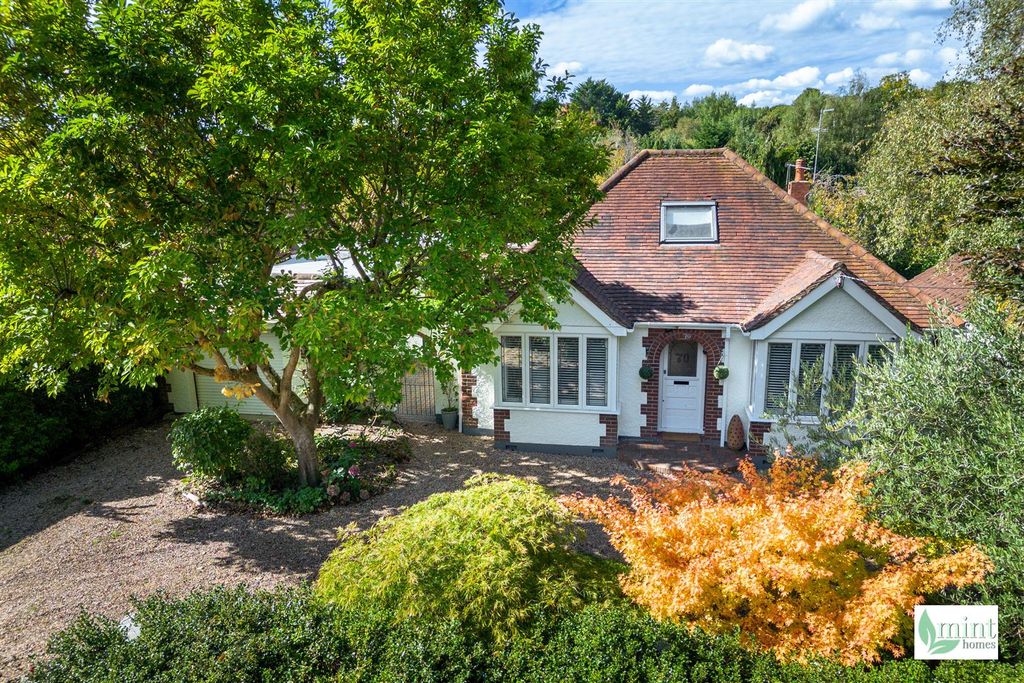 Property photo 1 of 31 Watermark - 70 Bousley Rise-2.Jpg