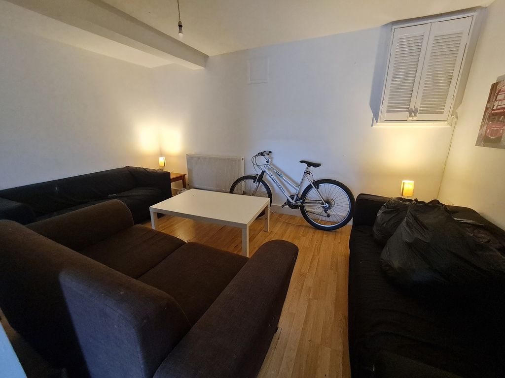 Property photo 3 of 9 Not Specified