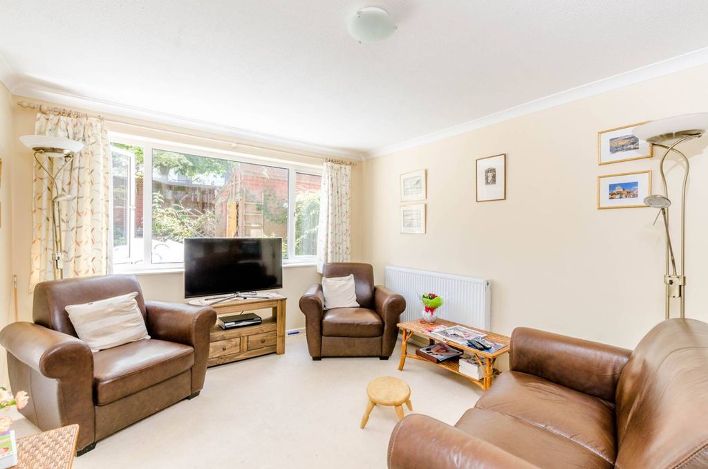 Property photo 2 of 12