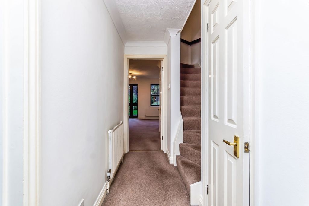 Property photo 2 of 16 Photo