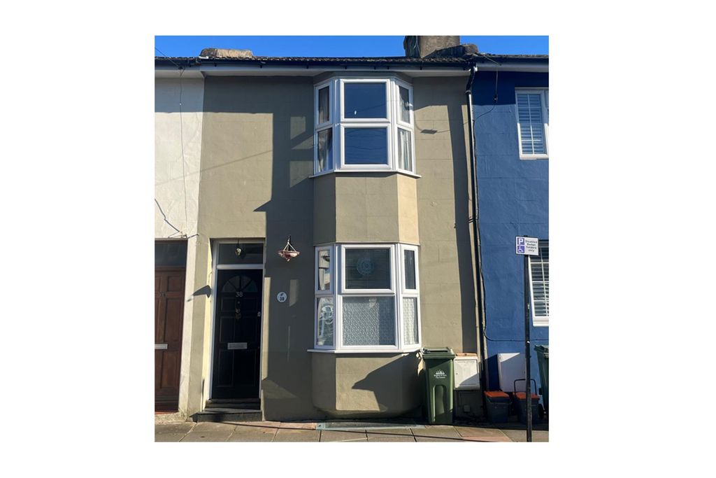 Property photo 1 of 13 Outside