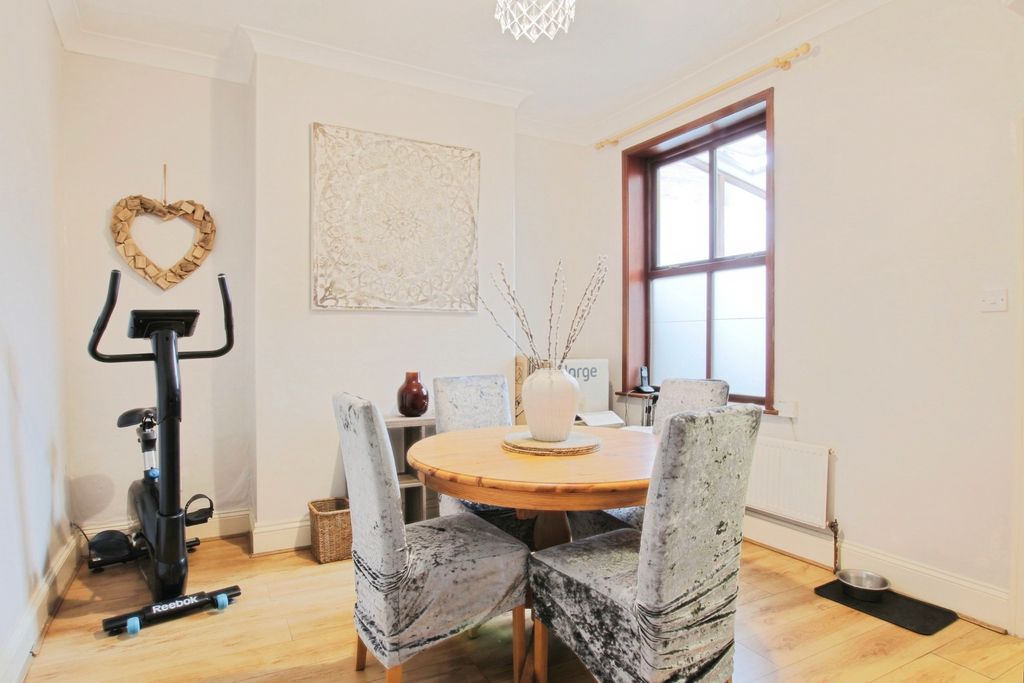 Property photo 3 of 9 4564495