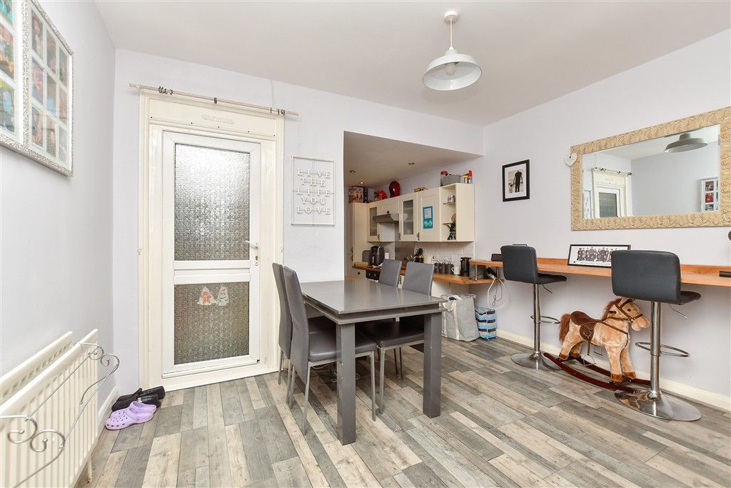 Property photo 3 of 11 Dining Area