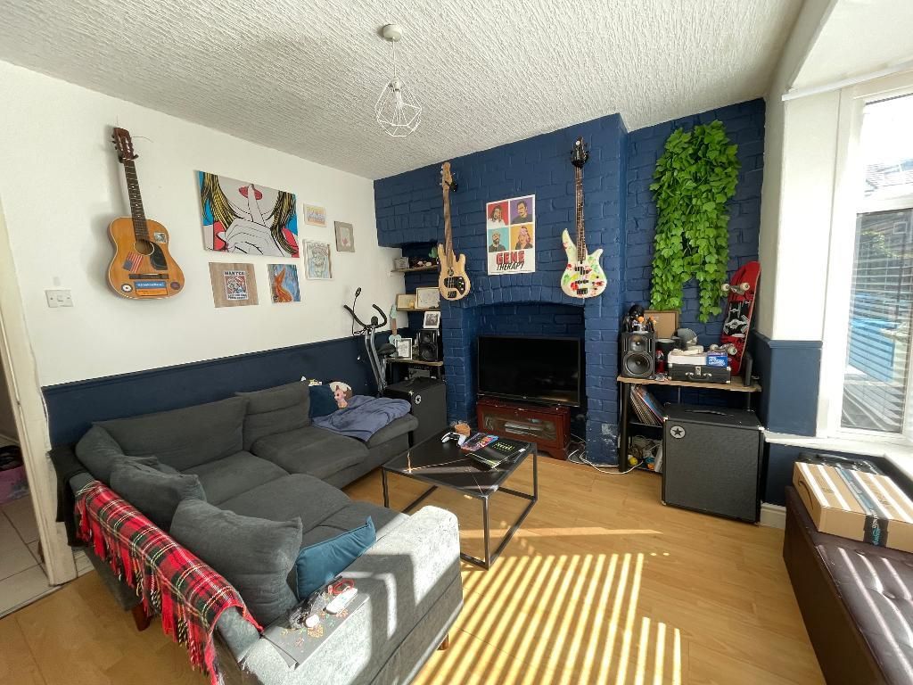 Property photo 1 of 10 Lounge