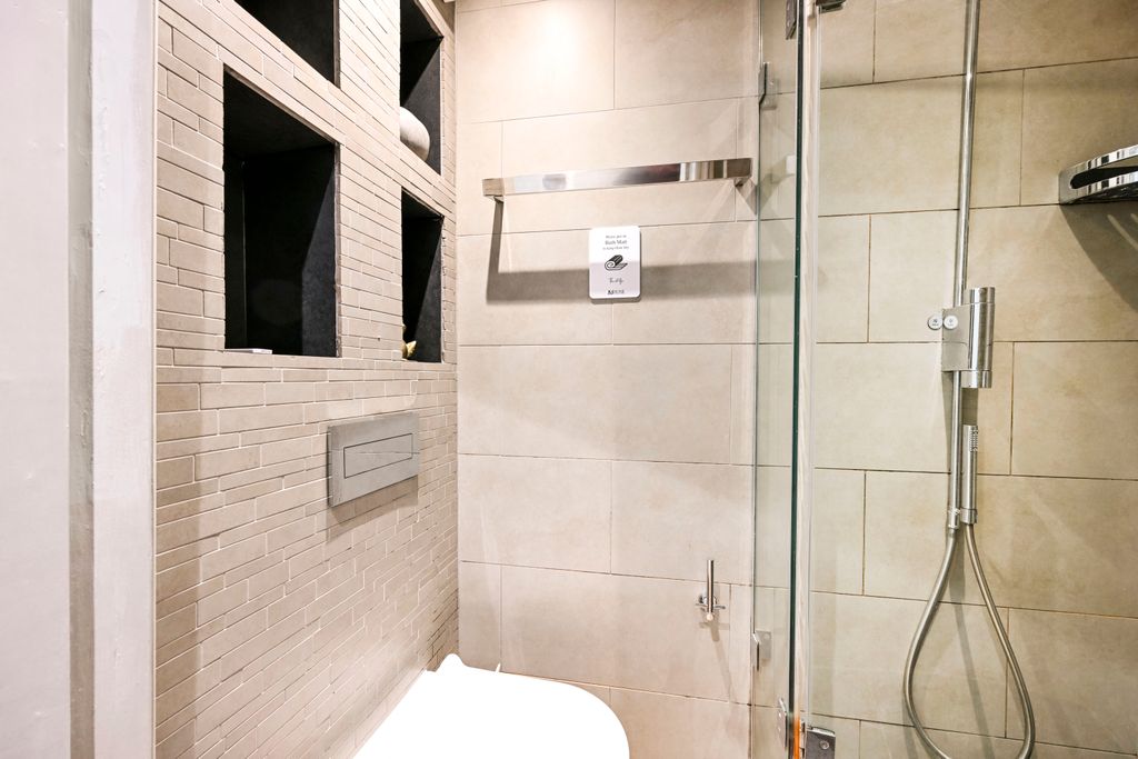 Property photo 1 of 34