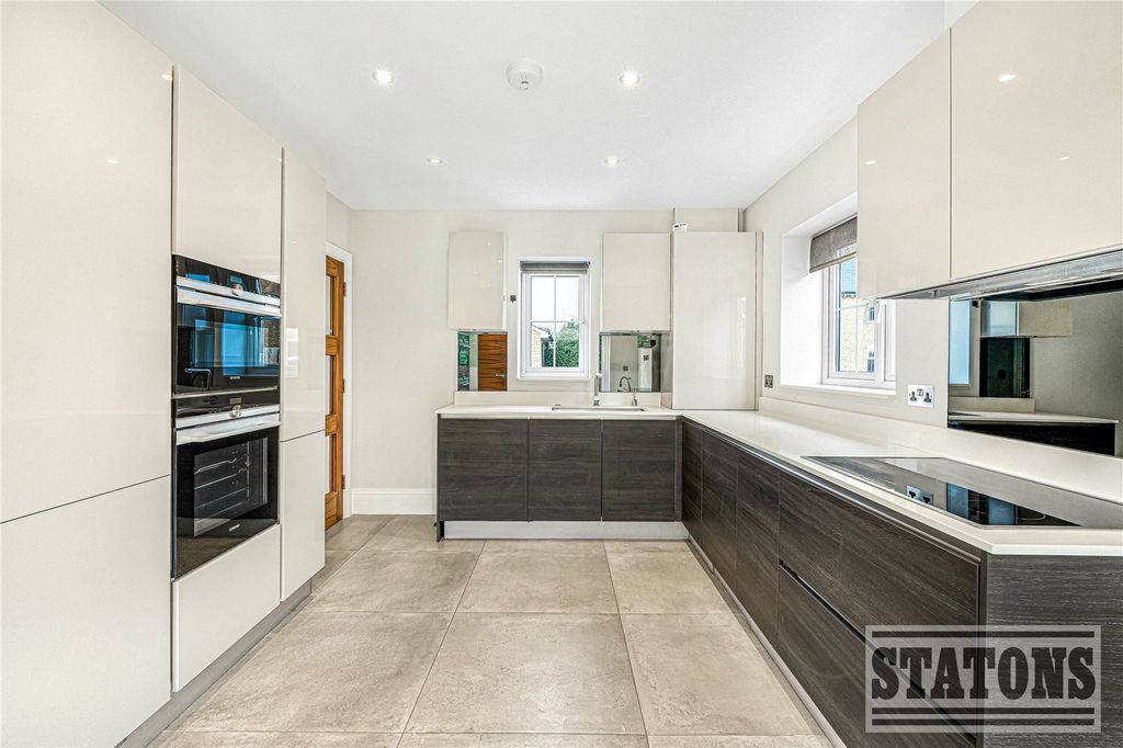 Property photo 3 of 19 Picture No. 22