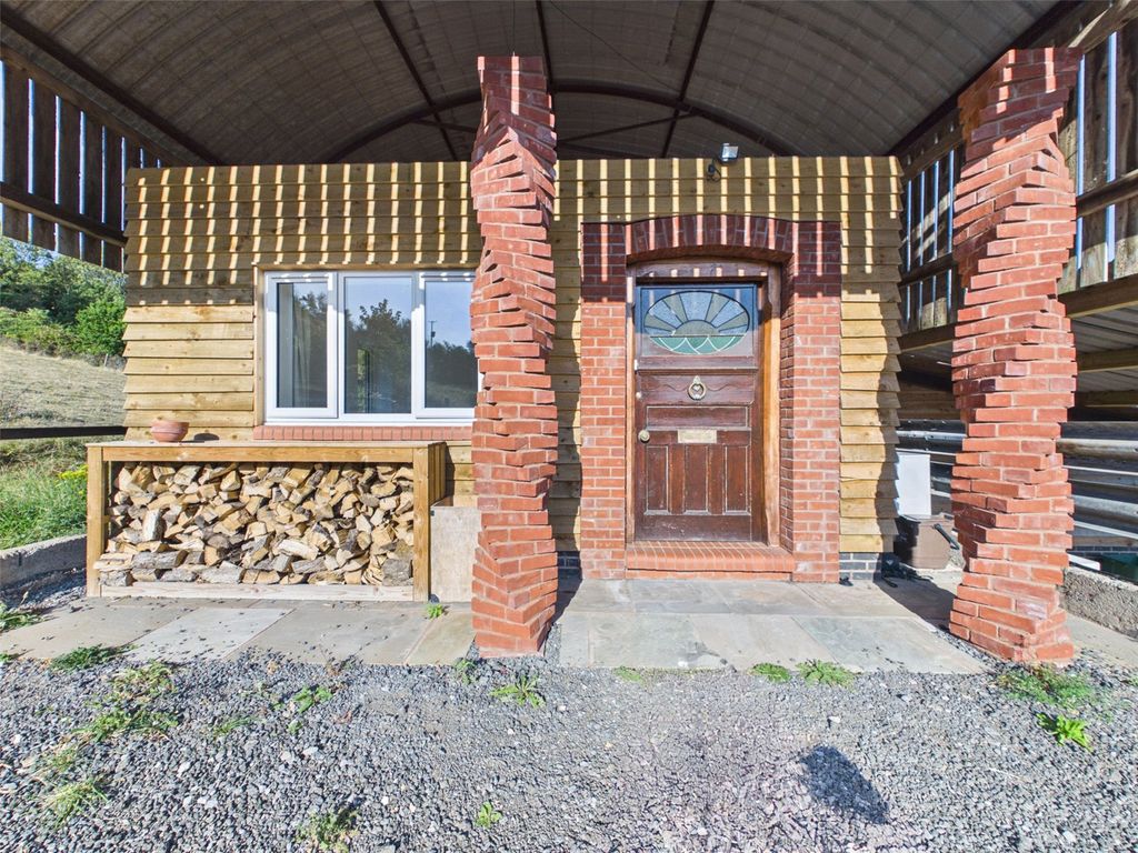 Property photo 2 of 30 Picture No. 33
