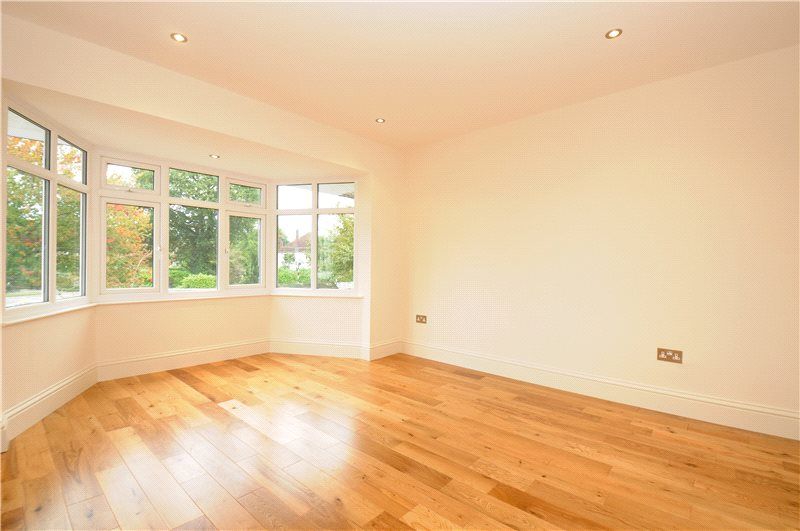 Property photo 3 of 10 Bedroom