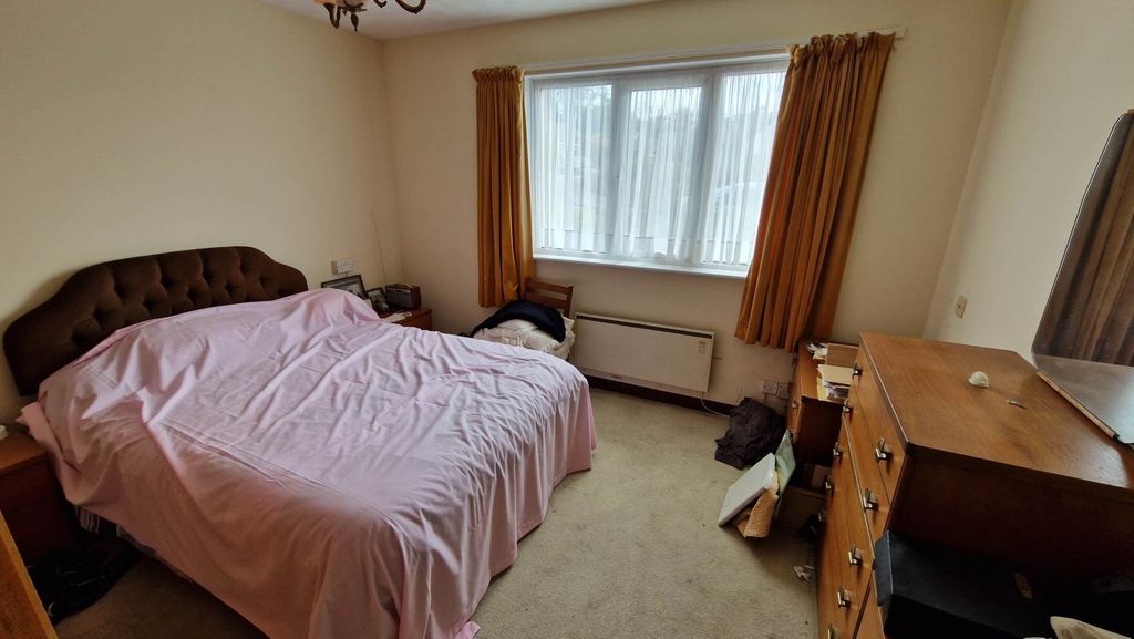 Property photo 3 of 12