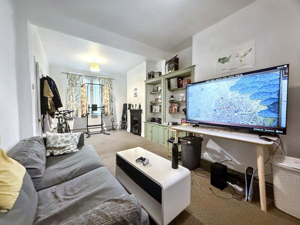 Property photo 3 of 16