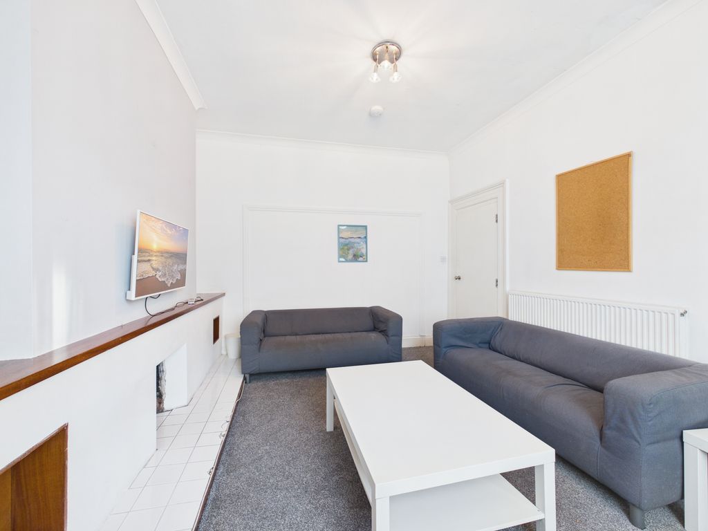 Property photo 2 of 26