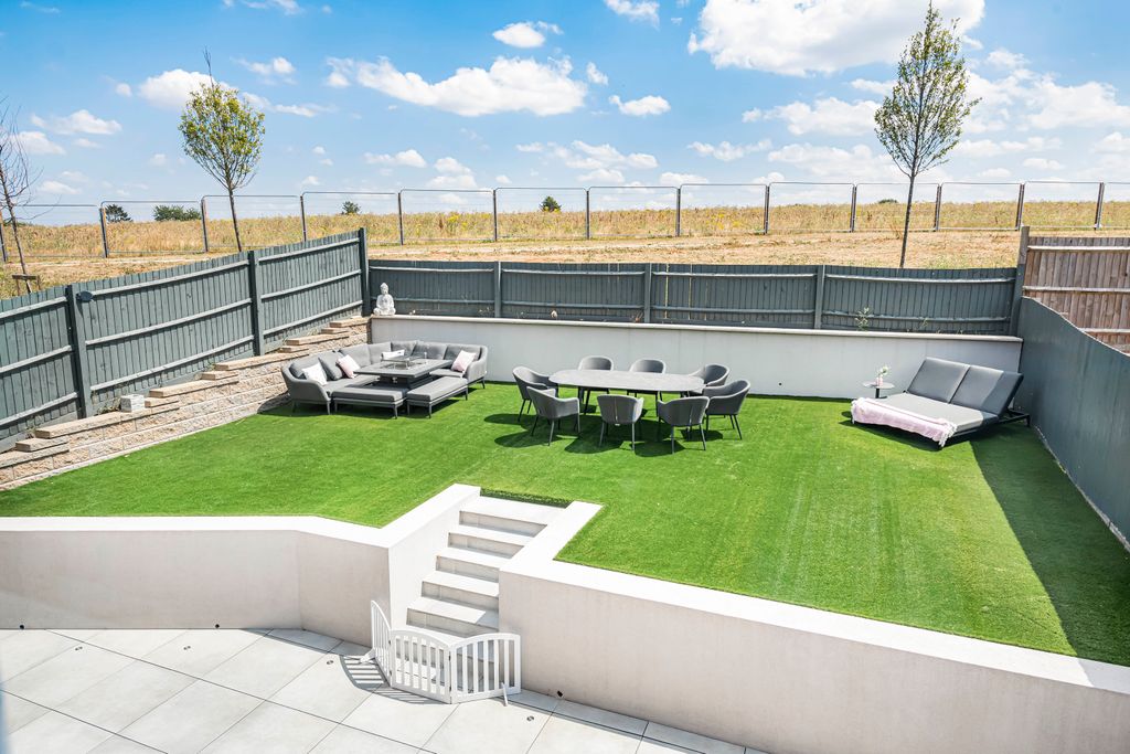 Property photo 2 of 39 49_87161