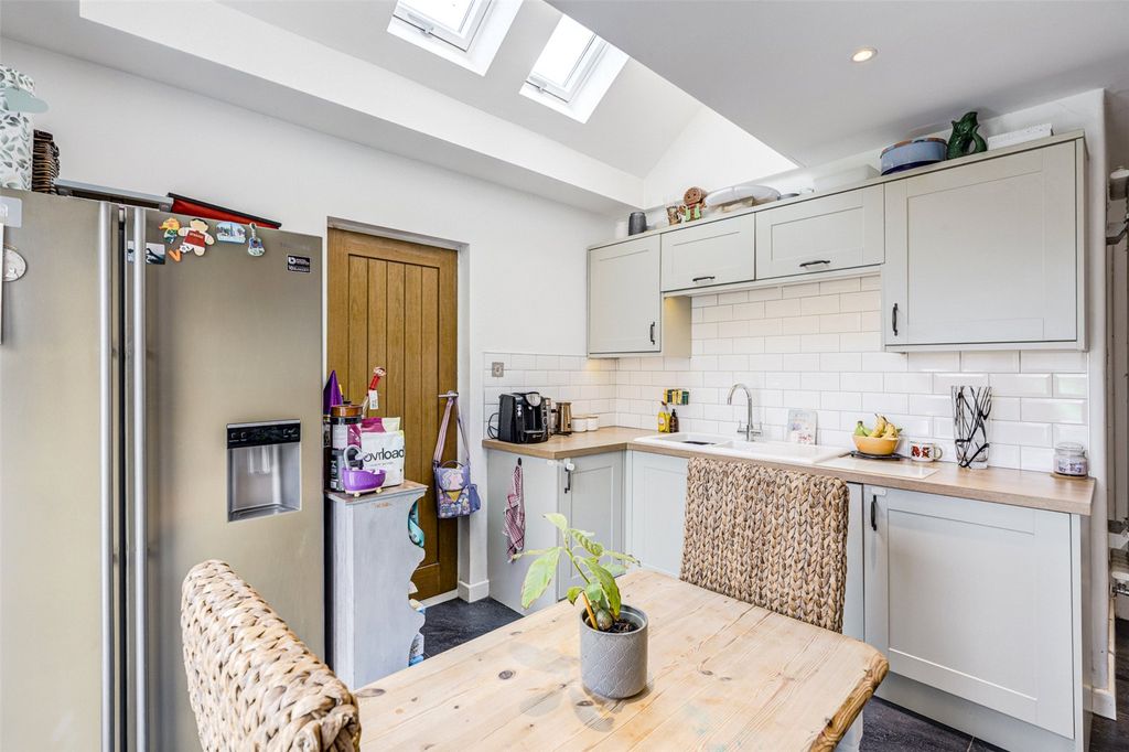 Property photo 3 of 18 Picture No. 17