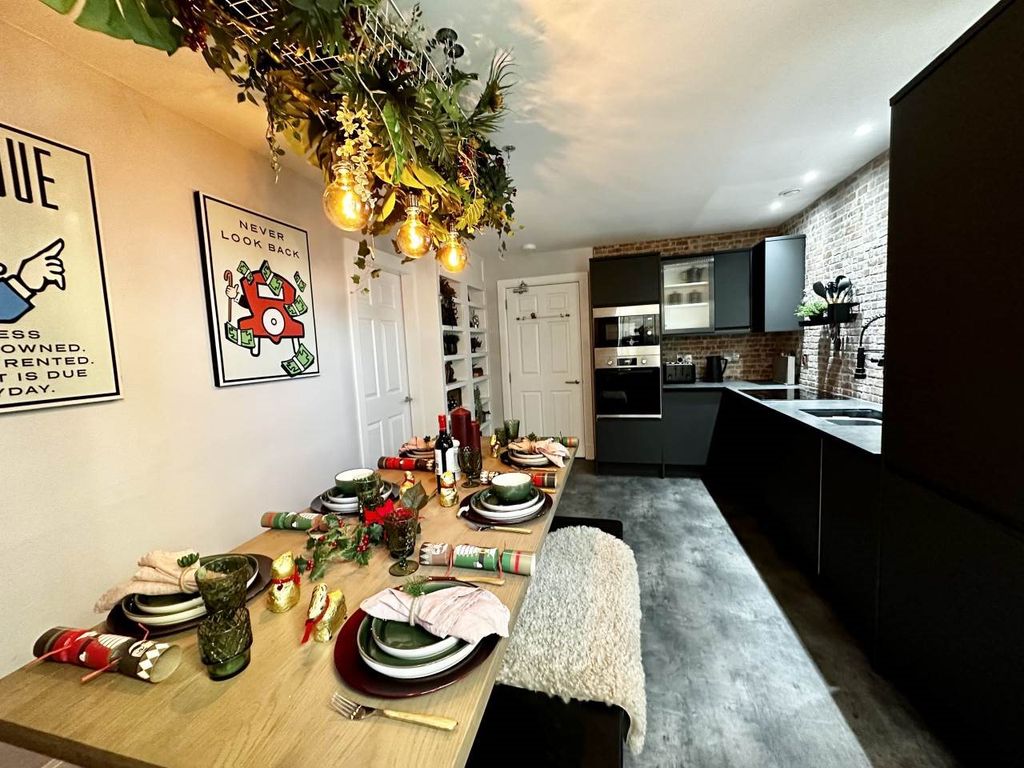 Property photo 1 of 20 Merry Christmas