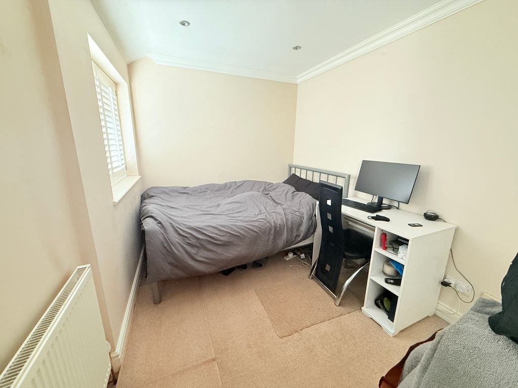 Property photo 3 of 6